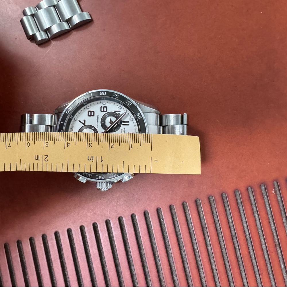 Victorinox Swiss Army Chrono Classic XLS - Picture 9 of 9